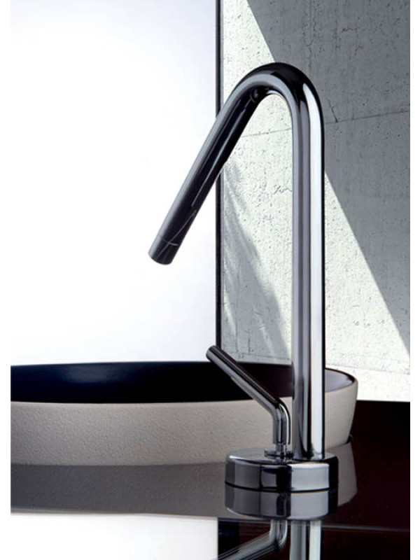 Mitigeur Lavabo ARIA - PAINI - b1211a-ambiance2_lave_main_paini